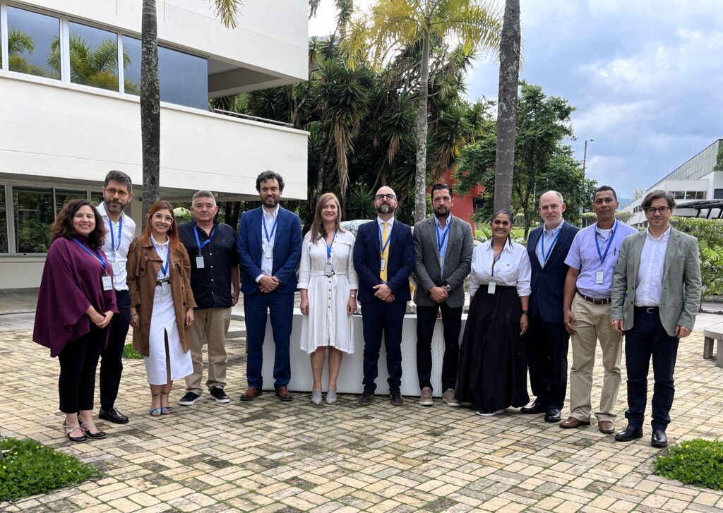 Comisión Unión Europea y directivos PTEE